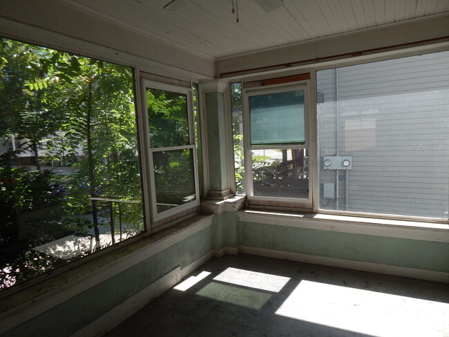 Screened in Front Porch - 208 S Bassett St