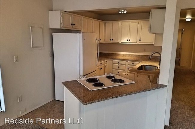 Building Photo - 2 br, 2 bath Apartment - 3030 Alki Ave SW
