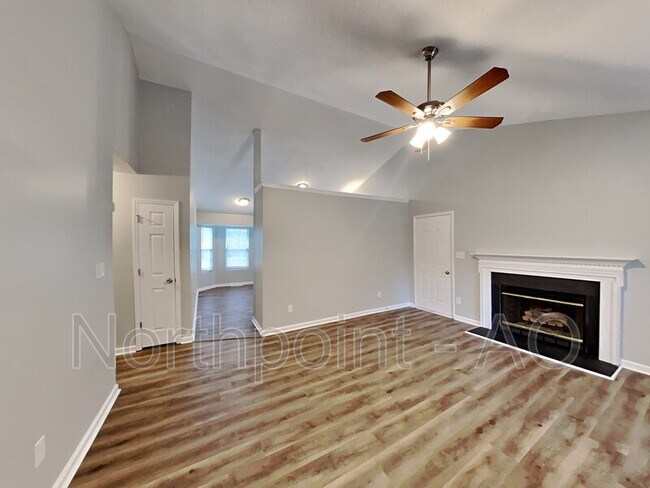Building Photo - 7001 Lazy Breeze Cir