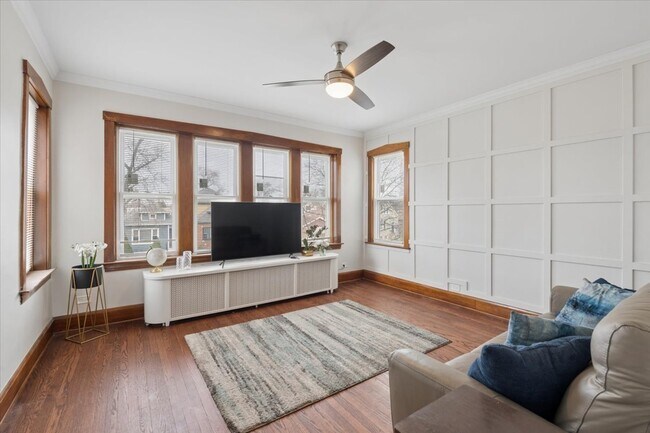 Foto del edificio - 1341 Ridgeland Ave