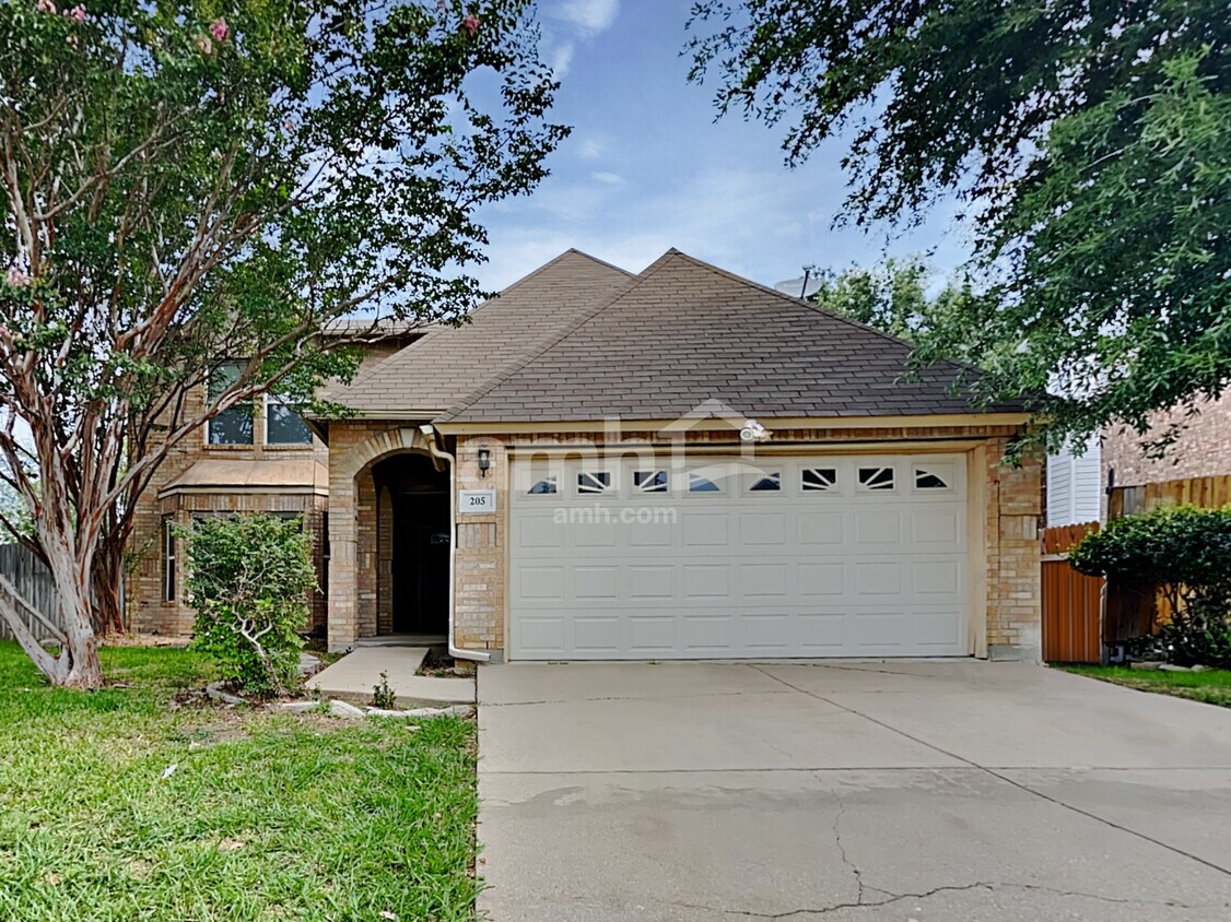 Primary Photo - 205 Kissimmee Dr