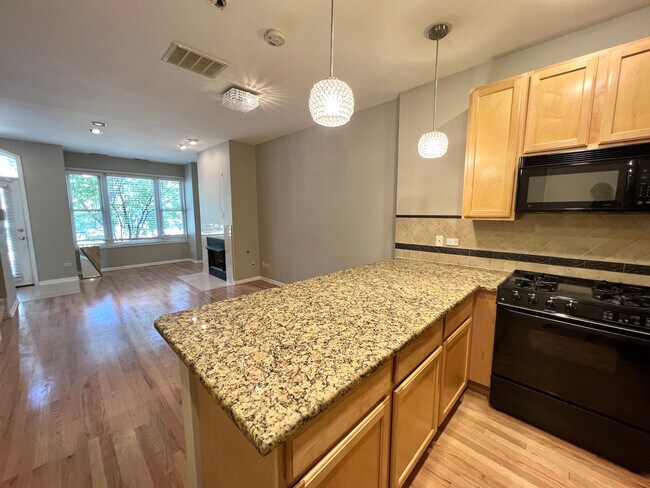 Foto del edificio - 1354 S Indiana Ave