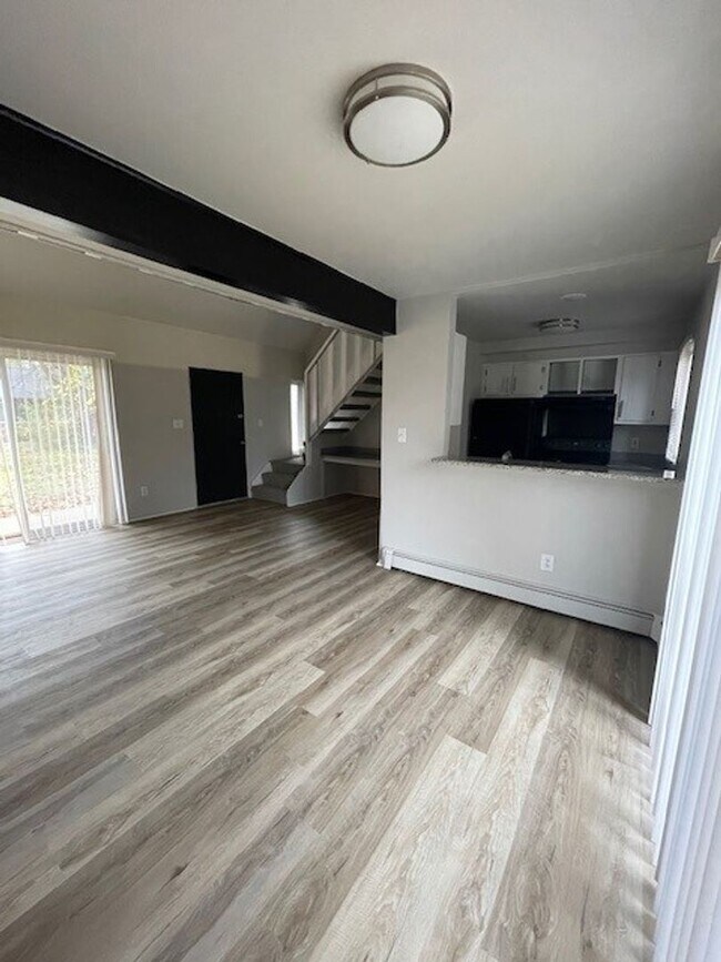 Foto del edificio - One Bedroom Loft in Royal Oak