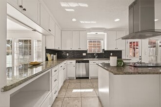 Building Photo - 11414 Meadow Lake Dr