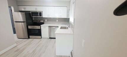 Building Photo - 9938-88 88 Ave NW