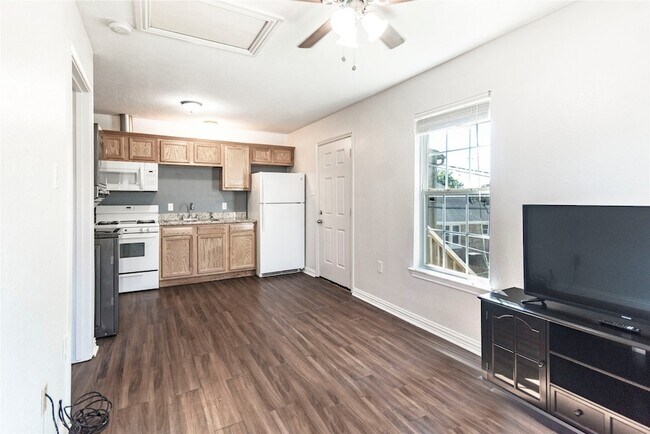 Foto del edificio - 3008 Wichita St