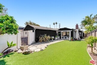 Building Photo - 8176 La Jolla Shores Dr
