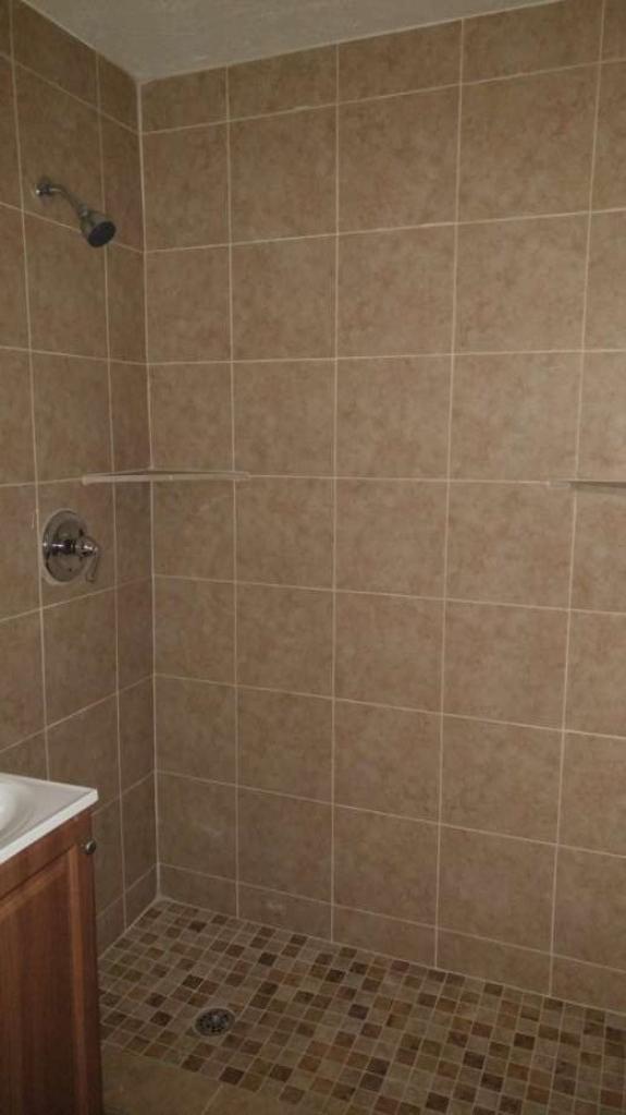 Building Photo - 4 bedroom in PHOENIX AZ 85009