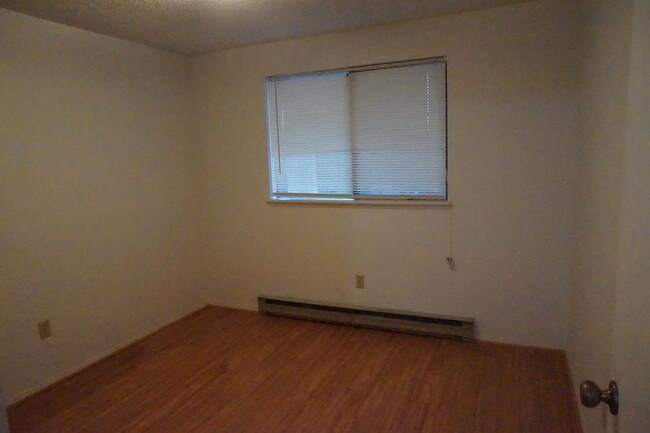 Building Photo - 310 B St
