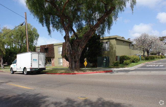 Foto del edificio - Carriage House Apartments