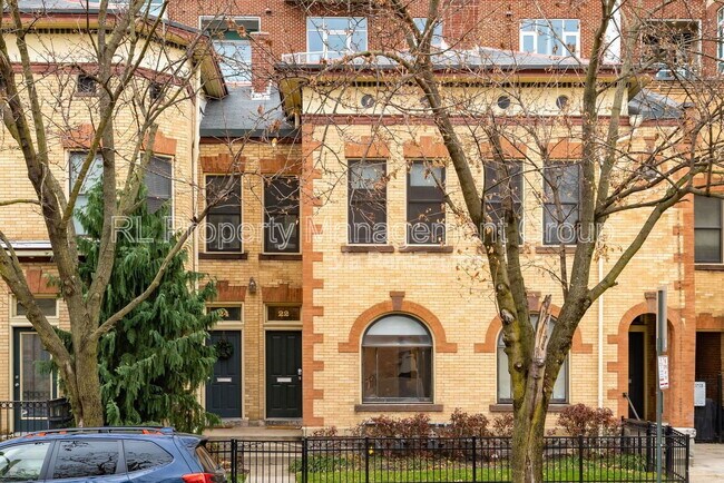 Foto del edificio - 22 W 4th Ave