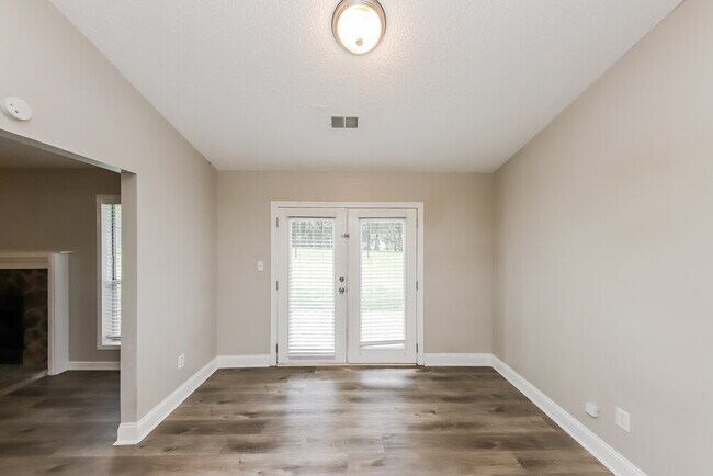Building Photo - 3901 Old Villa Ct