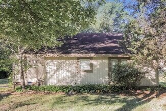 Building Photo - 6009 Falstaff Dr