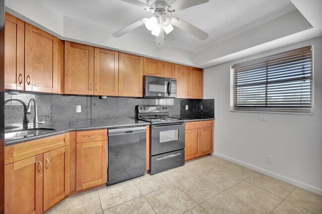 Foto del edificio - 111 N Pompano Beach Blvd