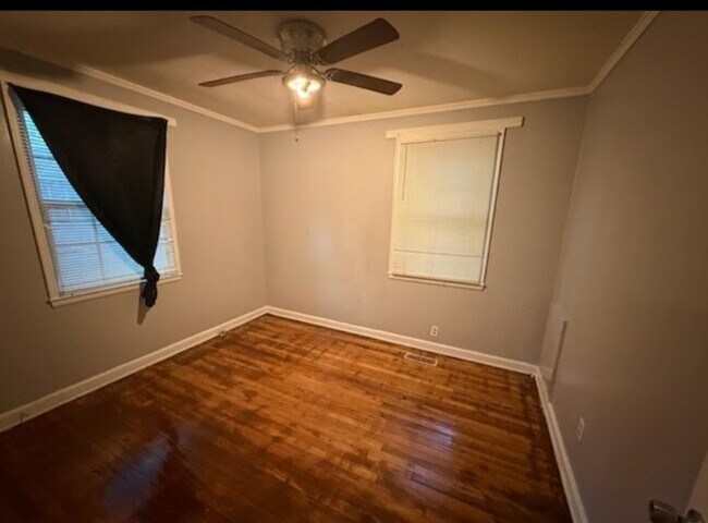 Building Photo - 3183 Mary Dr