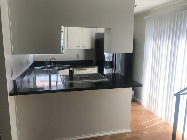 Foto del edificio - 335 Riverview Way
