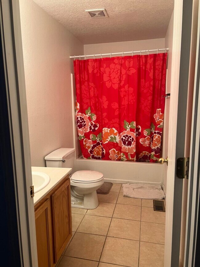 Foto del edificio - 7705 Stadler Ave NW