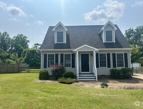 Building Photo - 317 Lake Crest Ct