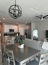 Building Photo - 5649 Mentmore Dr