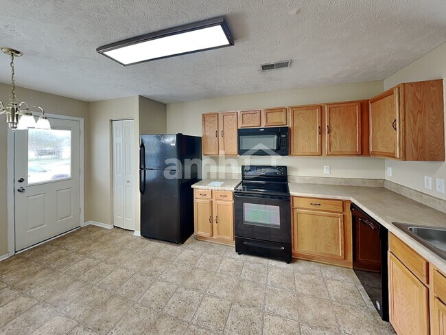 Foto del edificio - 5000 Hancock Cir