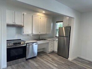 Building Photo - 8100 Seawall Blvd