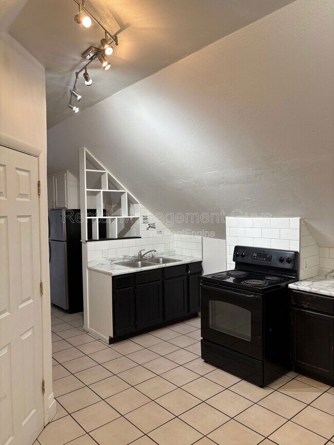 Building Photo - 793 Selby Ave