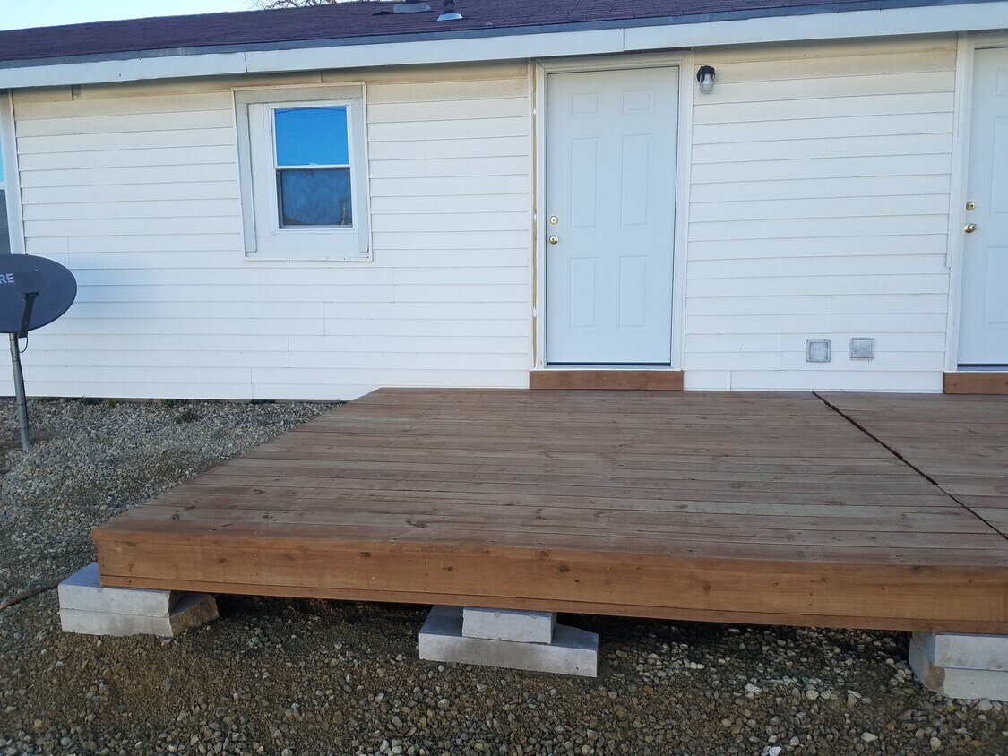 206 7th St Unit d, Ogden, KS 66517 Apartments in Ogden, KS