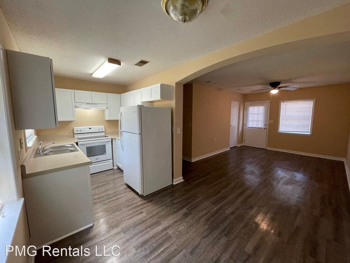 Primary Photo - 3 br, 1 bath House - 214 Ridgewood Drive