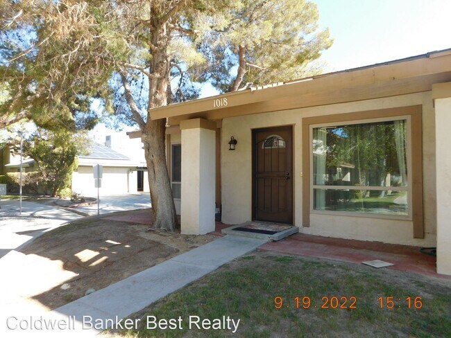 Building Photo - 3 br, 1.5 bath House - 1018 Peg St