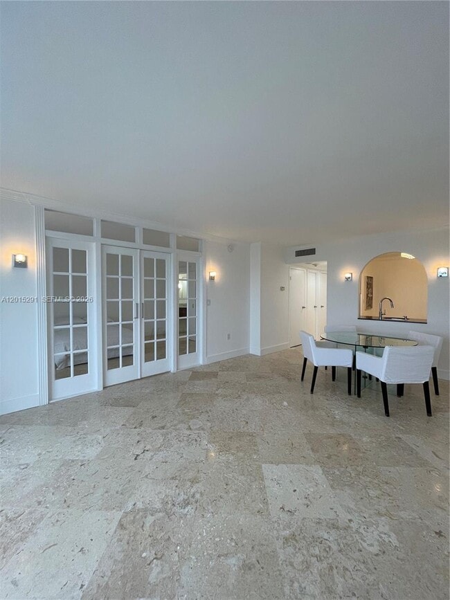 Foto del edificio - 3625 N Country Club Dr