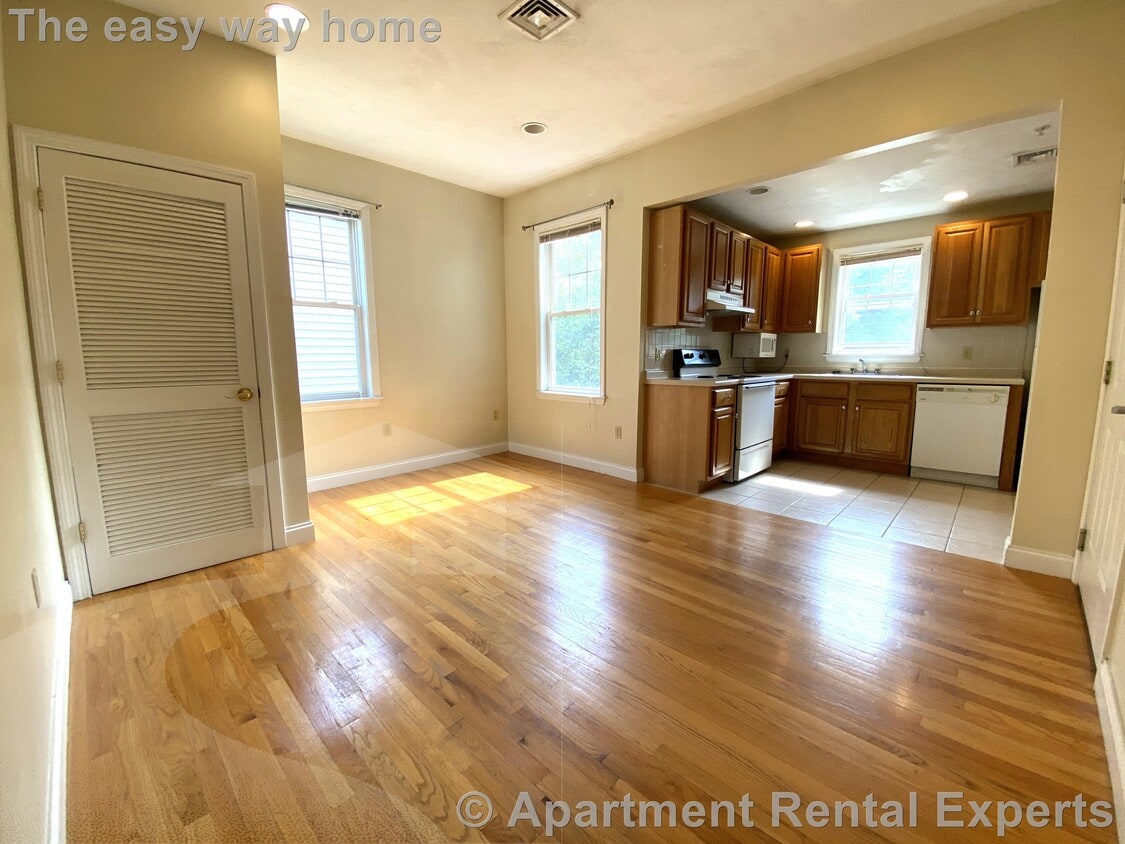 Photo - 466 Green St Unit #9