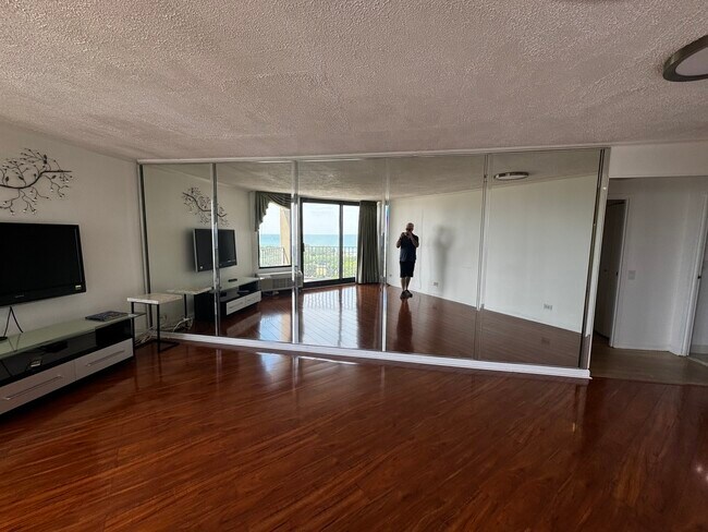 Foto del edificio - 5320 N Sheridan Rd