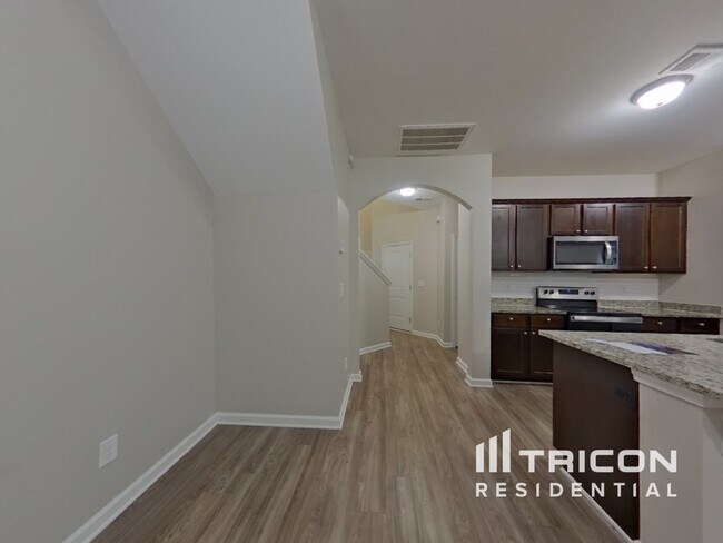 Foto del edificio - 250 Harvest Glen Ln