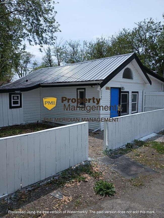 Building Photo - Charming 1-Bedroom Home with 820 Sq Ft in ...