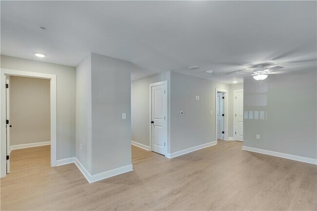 Building Photo - 710 Jesse Jewell Pkwy SE