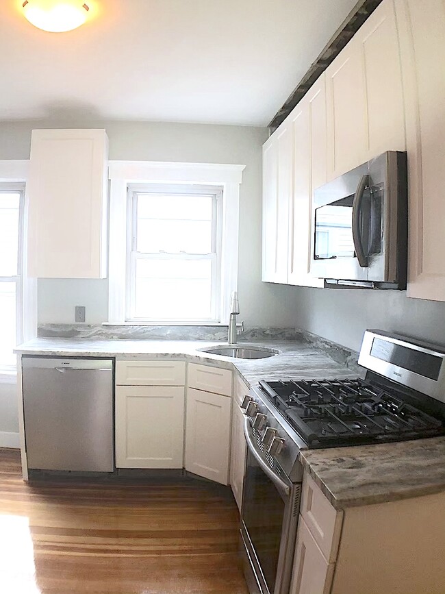 Building Photo - 20 Washburn Ave