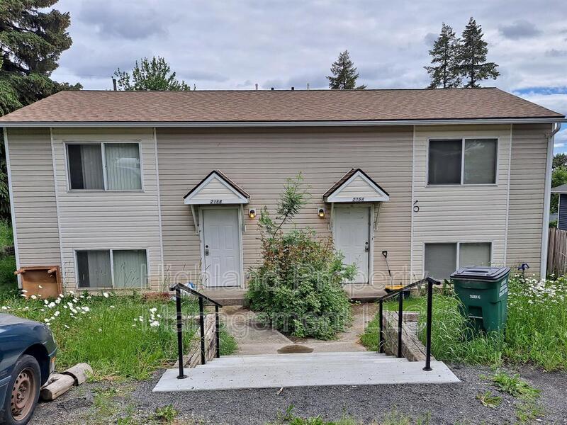 Primary Photo - 215 E Cannon St