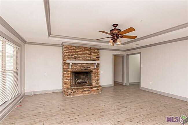 Building Photo - 4 Bedroom House in Denham with 2 bonus rooms