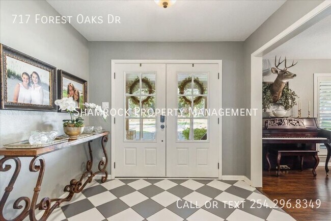 Foto del edificio - Lovely Woodway Home