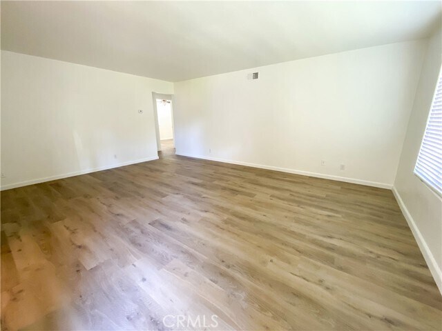 Building Photo - 326 E Juanita Ave