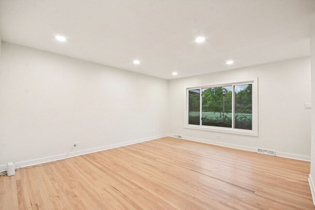 Foto del edificio - 470 E Vallette St