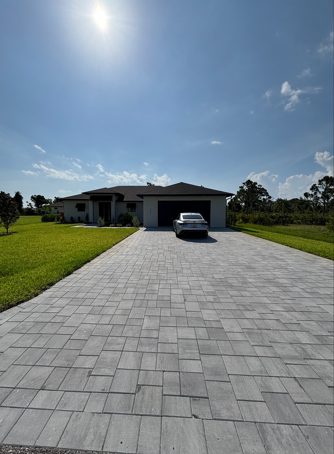 Foto del edificio - 242 Brig Cir W