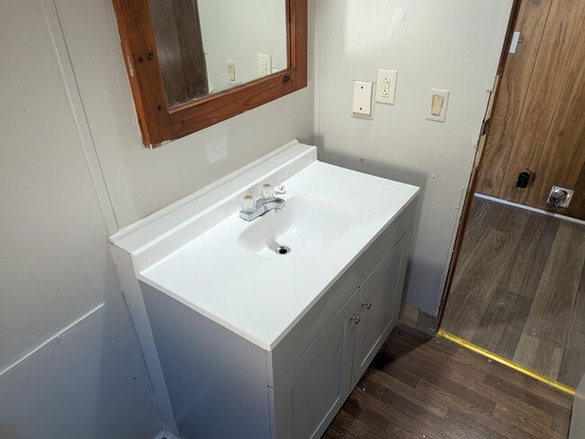 Building Photo - 2400 Oaklawn Blvd