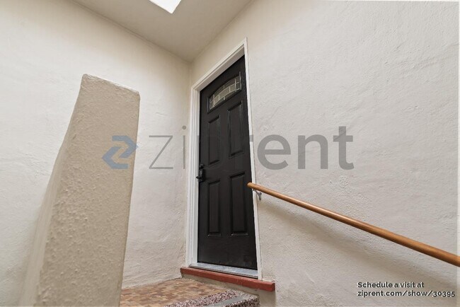 Building Photo - 4544 Cabrillo St