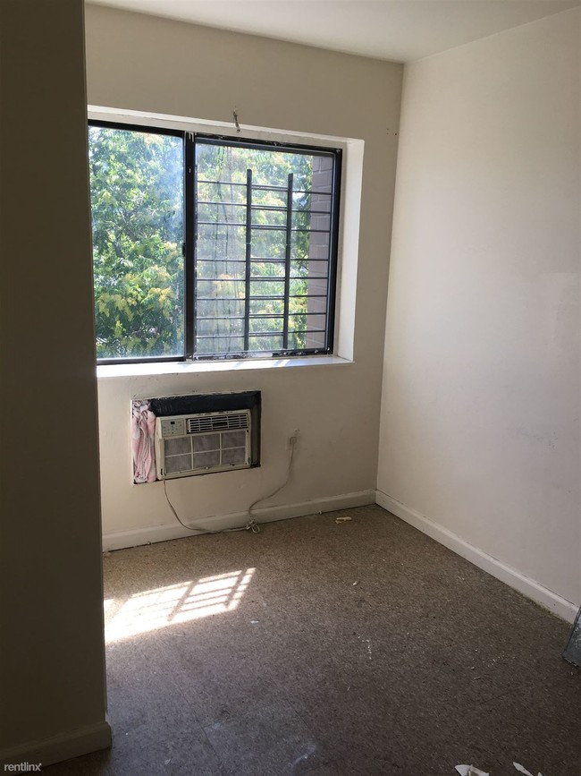 Building Photo - 2 br, 1 bath  - Waldron Ave