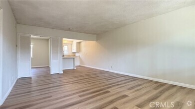 Building Photo - 924 S Arden Pl