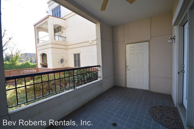 2 br, 2 bath House - 236 East Davie Street - 4