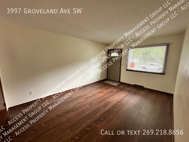 Building Photo - 3997 Groveland Ave SW