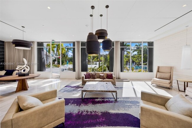 Foto del edificio - 100 Bayview Dr