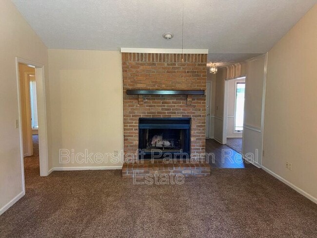 Foto del edificio - 7405 Cedar Creek Loop